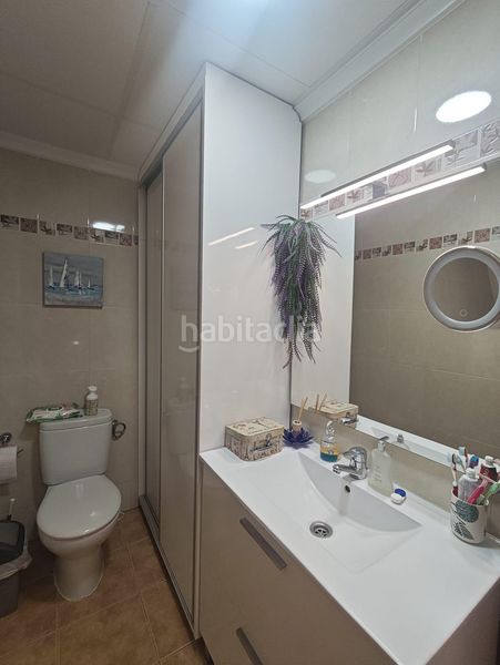 Foto b9008507-c27a-492b-bb85-4baac54c1a0e. Casa adossada amb aparcament a Sax