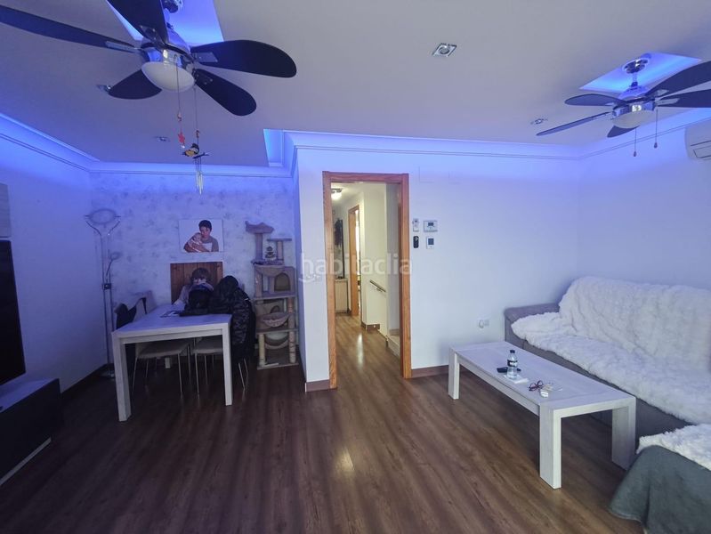 Foto db5e5dac-5380-44ae-952d-845babfc3c55. Casa adossada amb aparcament a Sax