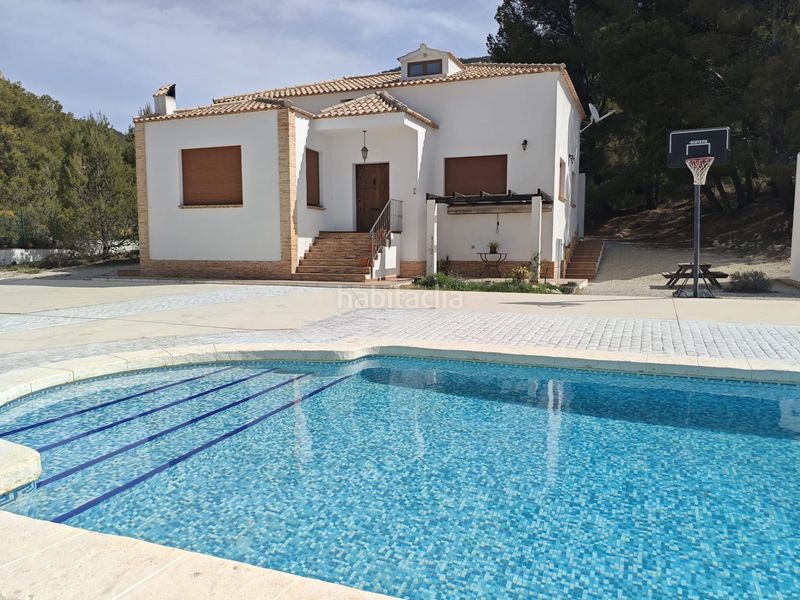 Foto a39f7ef7-c1b9-44c0-938f-59417174340d. Xalet amb calefacció piscina a Castalla
