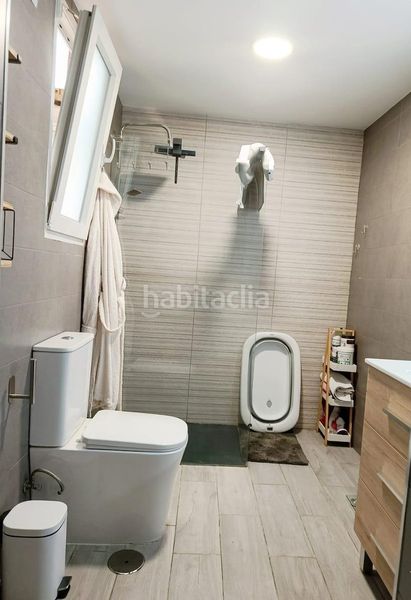 Foto eeabdcc9-f480-4e0a-b160-8e3b686fd3ef. Casa a Centro Elda