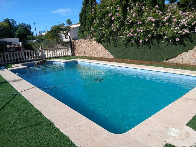 Foto 4103424f-1073-4de9-9186-b7647b41055d. Xalet amb aparcament piscina a Petrer