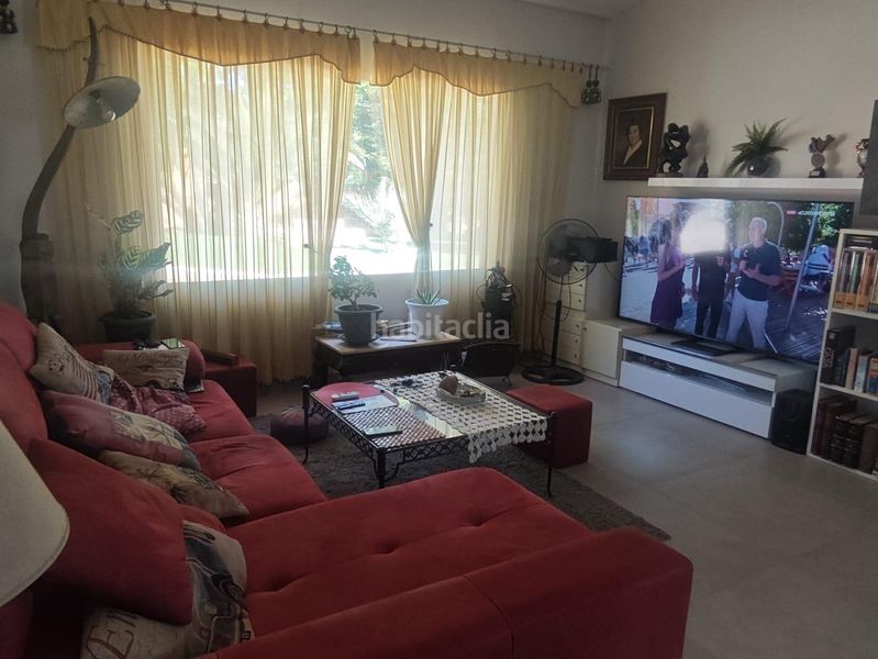 Foto e371fd66-4563-4c89-ba76-da27593e66c8. Chalet  en loma badá, en Petrer