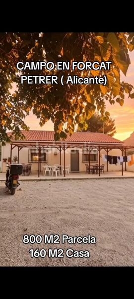 Foto ca942008-0dd1-4bfa-b88b-73e44fb0e420. Xalet a Petrer