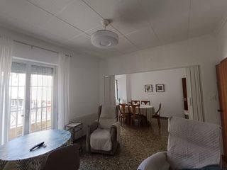 Casa en Petrer. Casa en petrer con garaje amplio