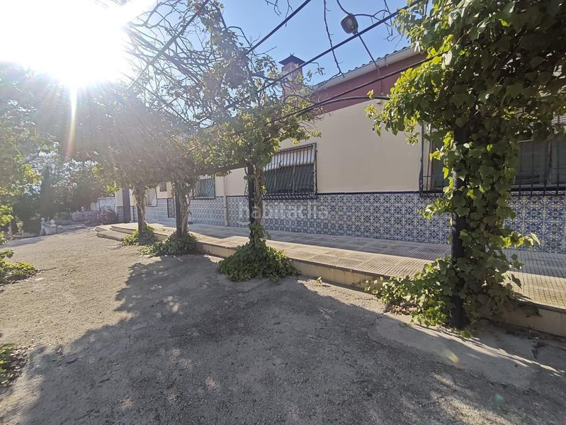 Foto 89e97baf-679a-4b27-8bf9-99b6652315dd. Casa amb aparcament piscina a Petrer