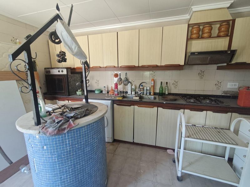 Foto a2fcdf01-a623-47c4-ae56-7e46231ee6f5. Casa amb aparcament piscina a Petrer