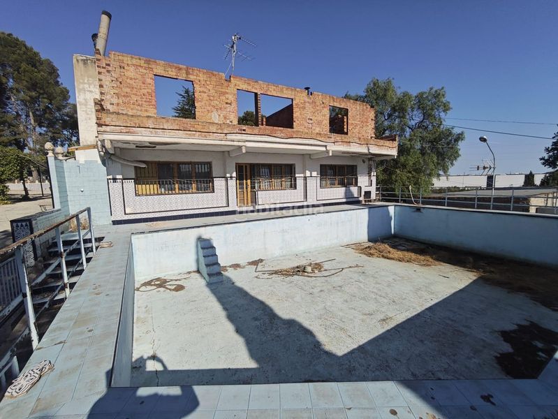 Foto b200b443-d3d7-4dae-a0fe-e002b6a727f2. Casa amb aparcament piscina a Petrer
