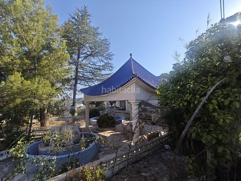 Foto b9fb8b48-30b3-4008-8160-af21801ce73b. Casa amb aparcament piscina a Petrer