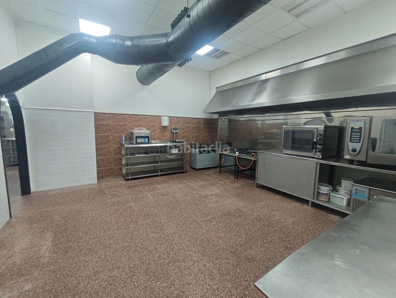 Foto 45c6dbbe-6eb4-4437-a657-42f9940b1b60. Local comercial a Petrer