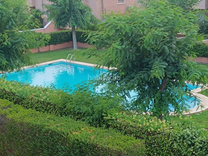 Foto 341050aa-9561-4753-a29f-6a2e610dc996. Casa a schiera con parcheggio piscina in Petrer
