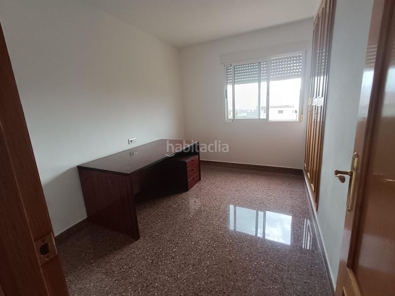 Foto e55329ad-d6b8-4855-97dc-719e7bc1439d. Casa a schiera con parcheggio piscina in Petrer