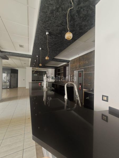 Foto c2d3cd97-b5de-409c-8662-d70c3aa31bb1. Local comercial a Petrer