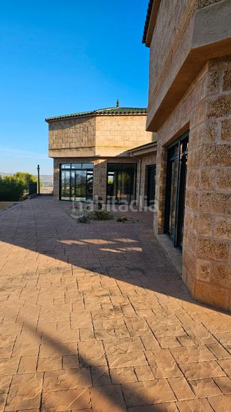 Foto 7f790468-b1c6-4e68-9200-47f625346e4b. Xalet amb xemeneia aparcament piscina a Biar