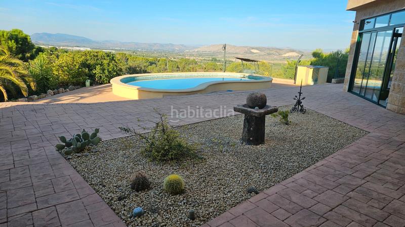 Foto d7ba48bc-bfae-42e0-9d36-9c874c04fa72. Xalet amb xemeneia aparcament piscina a Biar