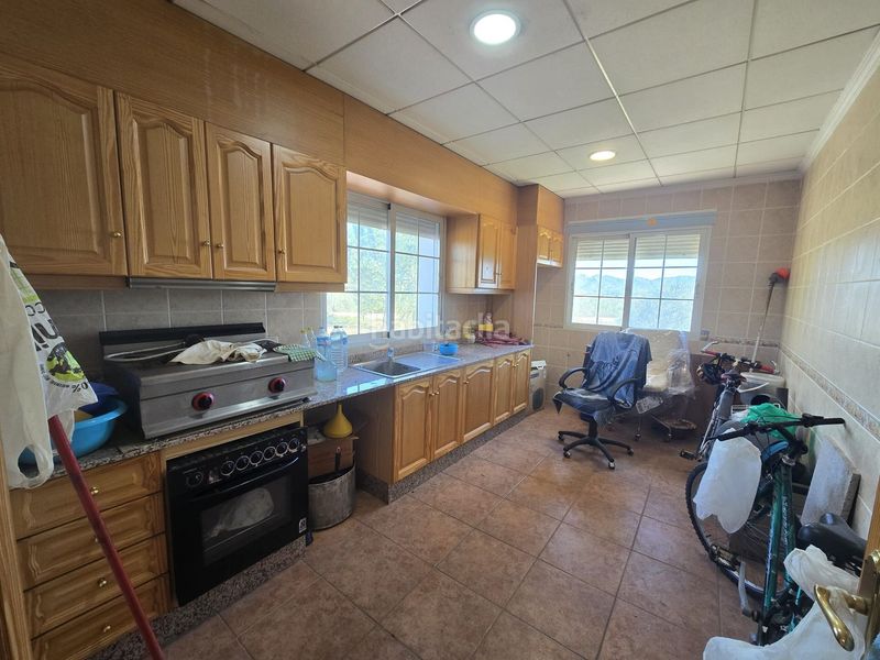 Foto 51a6b0b3-8978-4789-9426-bac04f122a85. Casa amb aparcament a Sax