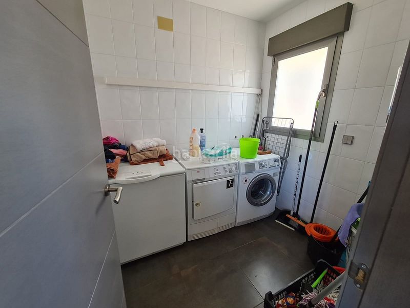 Foto 9e68be18-0fcb-4243-9c7a-8e2d4958e410. Casa amb aparcament a Yecla