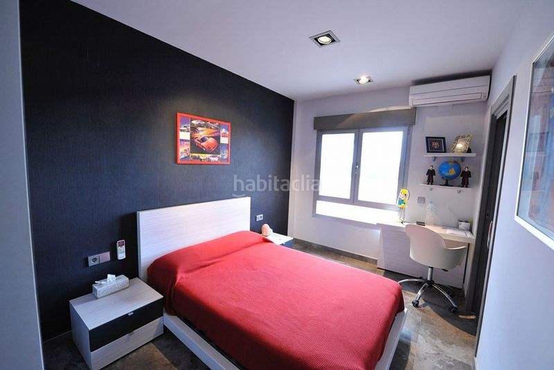 Foto ae4e96a2-8a06-4535-a146-80524fa516ad. Casa amb aparcament a Yecla