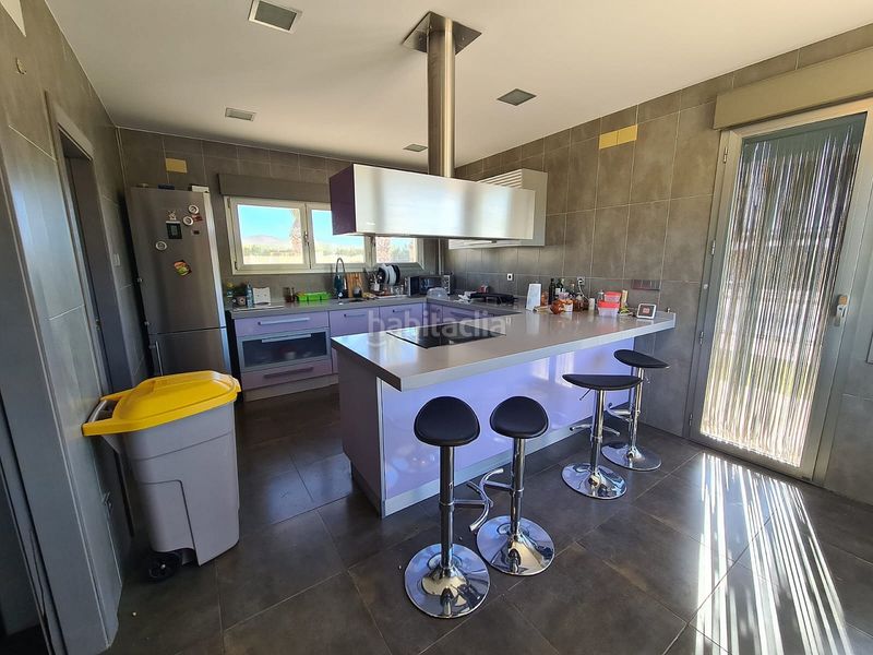 Foto c8284c55-42b6-42ef-84cc-0c95200ba49b. Casa amb aparcament a Yecla