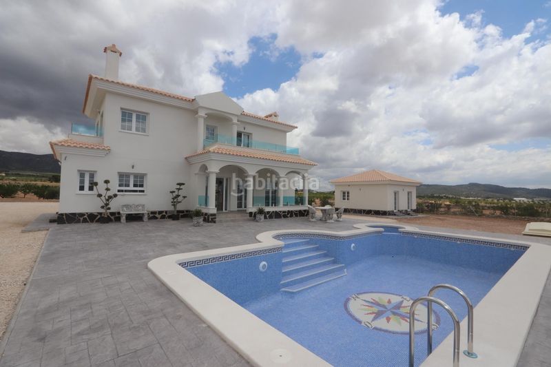 Foto b8401f42-00ab-4490-b7c7-c4fc2d4080a4. Casa a Pinoso