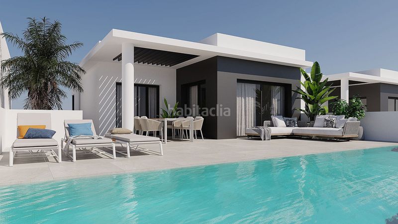 Foto 975b05b4-5d07-4988-b05e-ff0f6b352651. Casa amb aparcament a Rojales