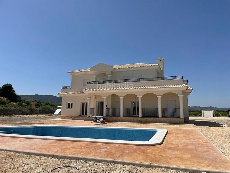 Foto fd8ca967-5136-44b2-b1da-3232ee476eb5. Casa a Pinoso