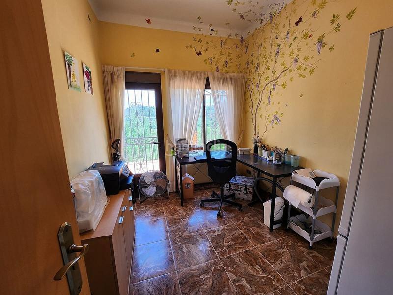 Foto f781193d-41cc-485c-a2d7-3ff52dc4ec6d. Mas avec parking dans Jalance