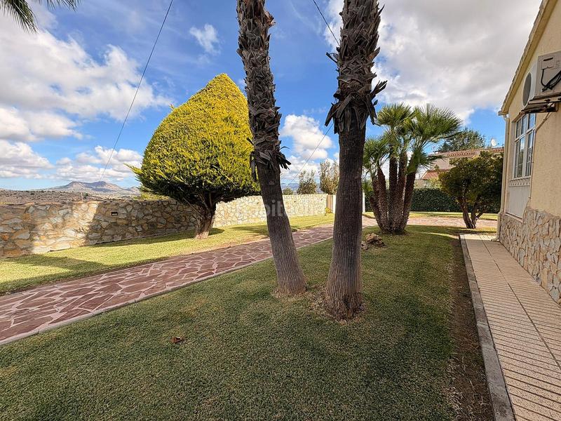 Foto 8d380785-c5ab-4697-9a81-a519b059b658. House with parking in Monòver