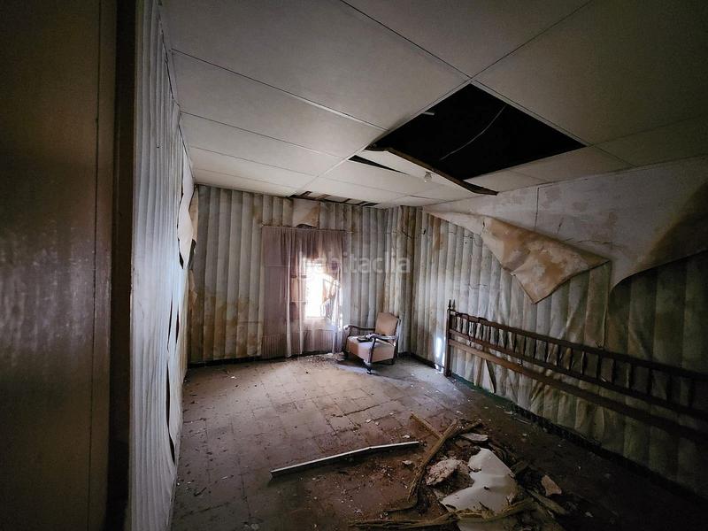 Foto 2b2e2cf1-28cf-43d7-947f-2325fa1ce74f. Casa adossada amb aparcament a El Rabal Villena