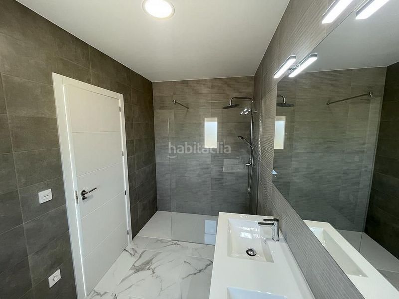 Foto 5df41f54-89ca-40e6-8848-9cd6f8a31e1a. Casa amb aparcament a Pinoso