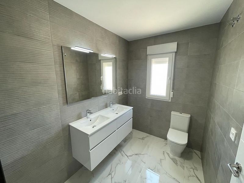 Foto e5e788c8-0dd0-4b9c-840a-7ea73ba2d430. Casa amb aparcament a Pinoso