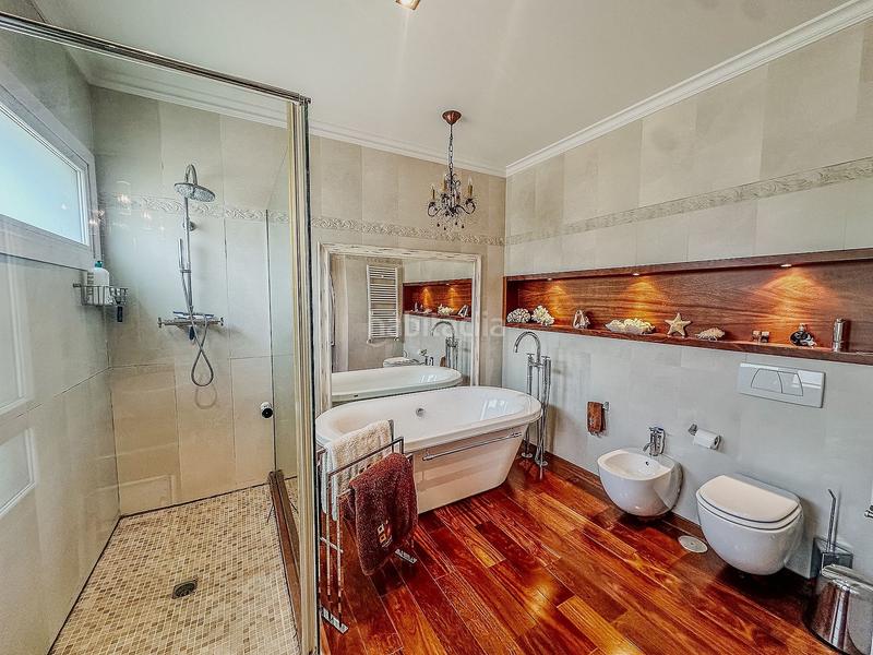 Foto 45153365-8eb9-4457-abbb-2336d1bad085. Casa en Centro Elda