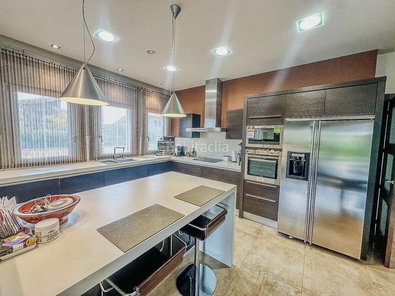 Foto bf95517e-5b25-4e82-a08d-5a46cd732429. Casa en Centro Elda