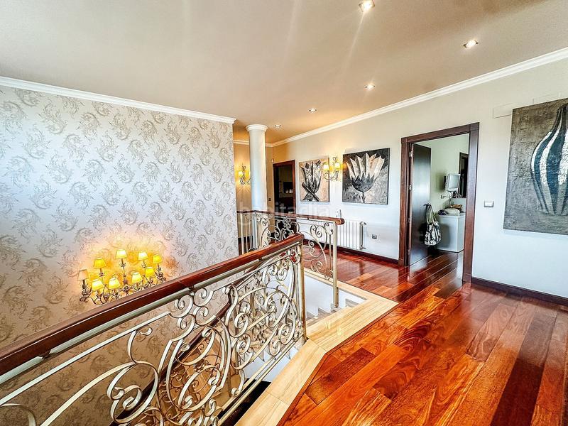 Foto 66da21e1-9874-4b29-98f2-e76fd1a231b8. Haus mit parking in Centro Elda