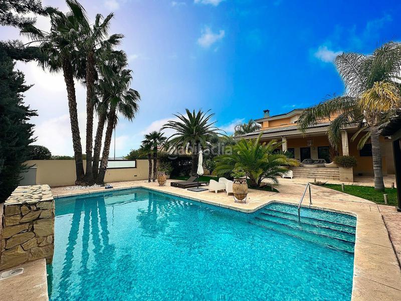 Foto df5721f2-8b1b-4a38-a770-8da9b66b7692. Haus mit parking in Centro Elda