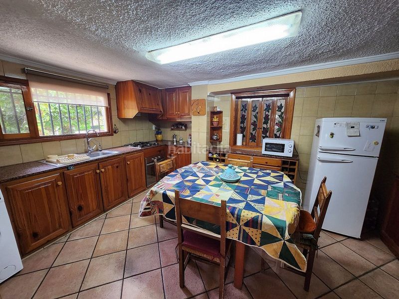 Foto ac66900b-2655-4ce6-b752-8fed2e553498. Casa amb aparcament a Sax