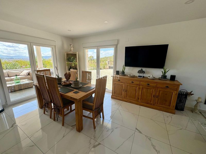 Foto 42d87322-2c67-4b4e-889c-9a2fad791558. Casa amb aparcament a Pinoso