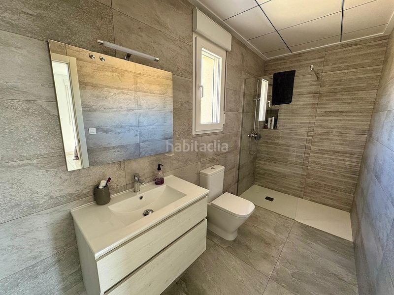 Foto 7062aa4d-4e5d-41e8-ac66-b8f0ea94b358. Casa amb aparcament a Pinoso