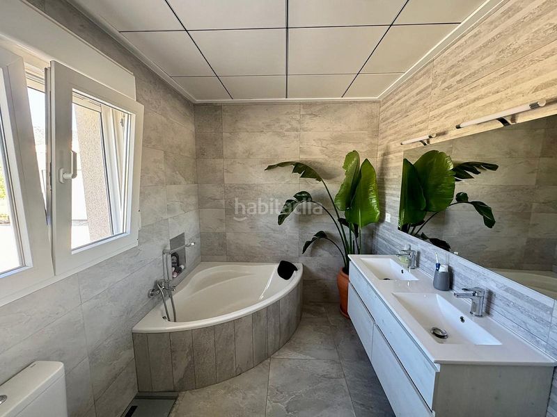 Foto ac80dcaa-9542-46be-91c4-6a5dcde21bed. Casa amb aparcament a Pinoso