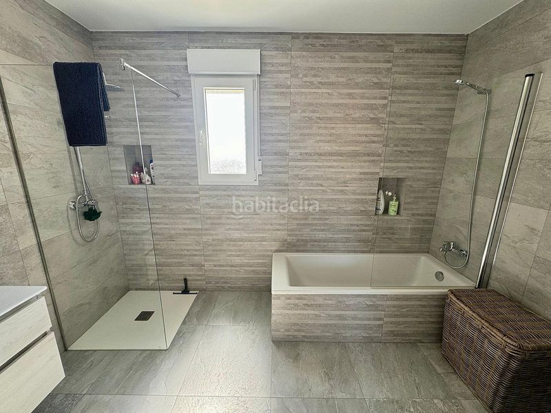 Foto fd39efaf-9927-425a-9d3f-726e4d7a23d7. Casa amb aparcament a Pinoso