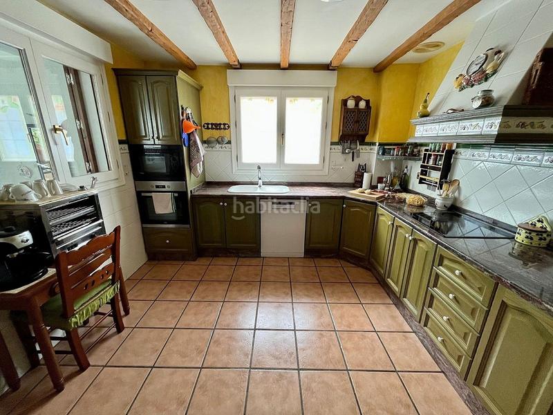 Foto f5c49e51-1527-4a96-8cfe-8a464c33b031. Maison jumelée avec parking dans Sax