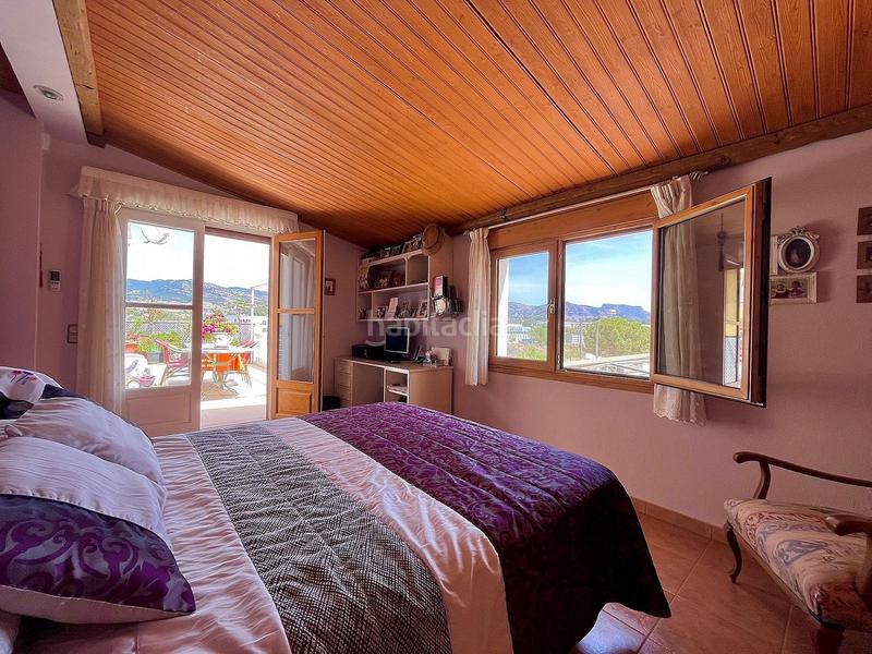 Foto fc6dfd58-9310-4bdc-b70d-dc39743ee3c7. Maison jumelée avec parking dans Sax