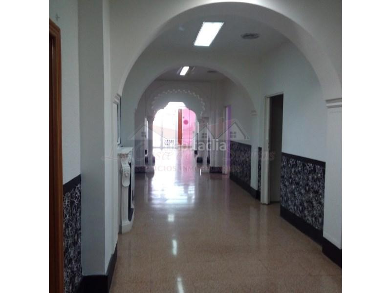 Foto 5b40b7be-f63f-4c7d-b17e-8b440cfae826. Geschäftsraum in Sax