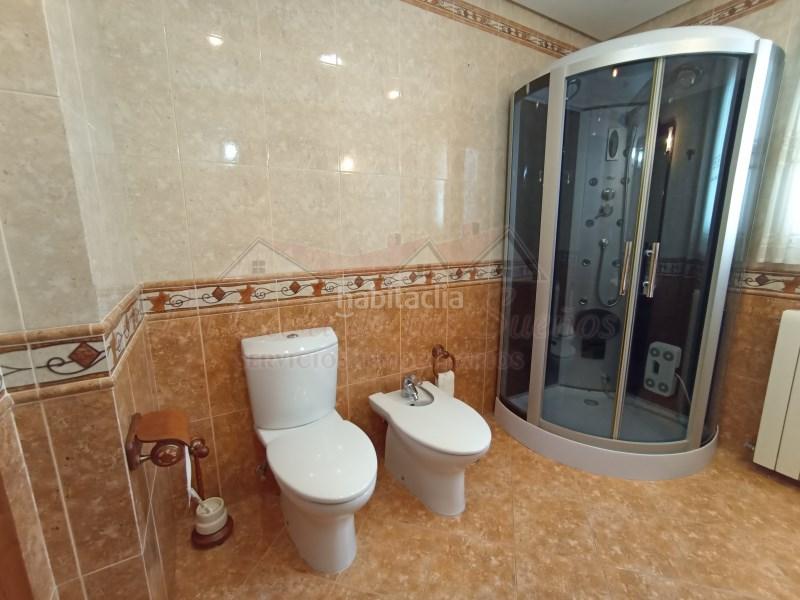 Foto 7373ce48-e4ef-4570-9a8d-aa020edbc080. Casa a Campo Alto-Club de Campo Elda