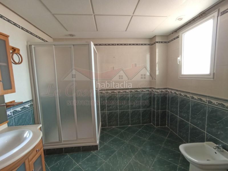 Foto bf7b9d4a-406b-4daa-8e85-9c84a3a6f560. Casa a Campo Alto-Club de Campo Elda