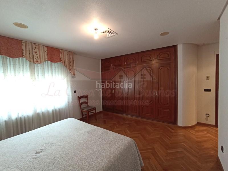 Foto ec29b384-610d-4310-8f77-e131afc52618. Casa a Campo Alto-Club de Campo Elda