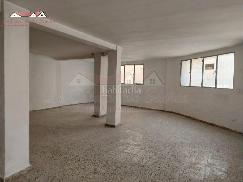 Foto 4f1c250b-87b3-46cc-8d9f-34a153ea1f65. Locale commerciale in Sax