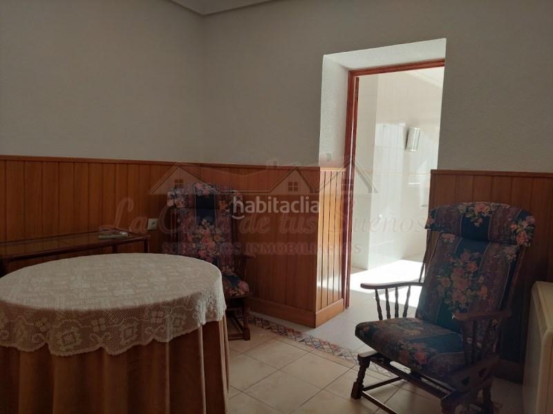 Foto 07532112-0780-422a-aafe-373638f6c9b6. Casa adossada a Sax