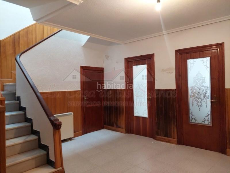 Foto 412a8266-6f2f-415e-a48d-229c90b58ffb. Casa adossada a Sax