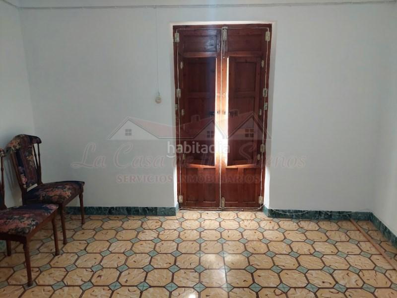 Foto 87b7bf03-c760-4b4f-a7bb-06f9ffa81194. Casa adossada a Sax