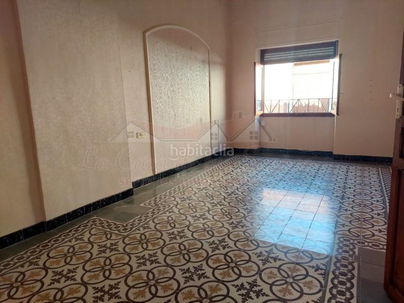 Foto 99b5828b-2448-49b5-bdf4-f630d1d5677d. Casa adossada a Sax